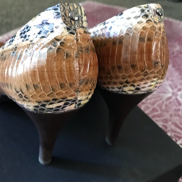 Kenneth Cole Leather and Wood Heels - “The Bliss” - Picture 5 of 8